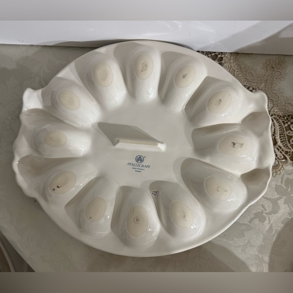 Pfaltzgraff Grapevine Deviled Egg Plate with Covered Bowl Vintage Farmhouse - Picture 6 of 13